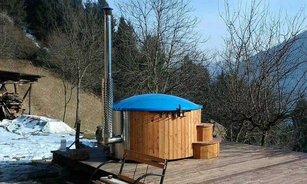 Hot Tub, Finnisches Badebottich Deluxe 200 mit Holzheizkessel – Bild 3