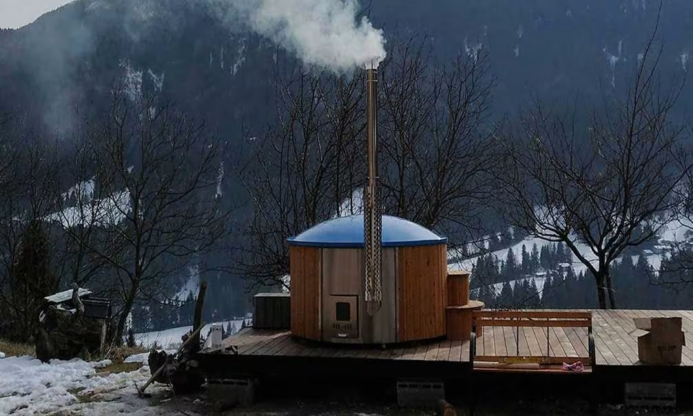 Hot Tub, Finnisches Badebottich Deluxe 200 mit Holzheizkessel – Bild 5