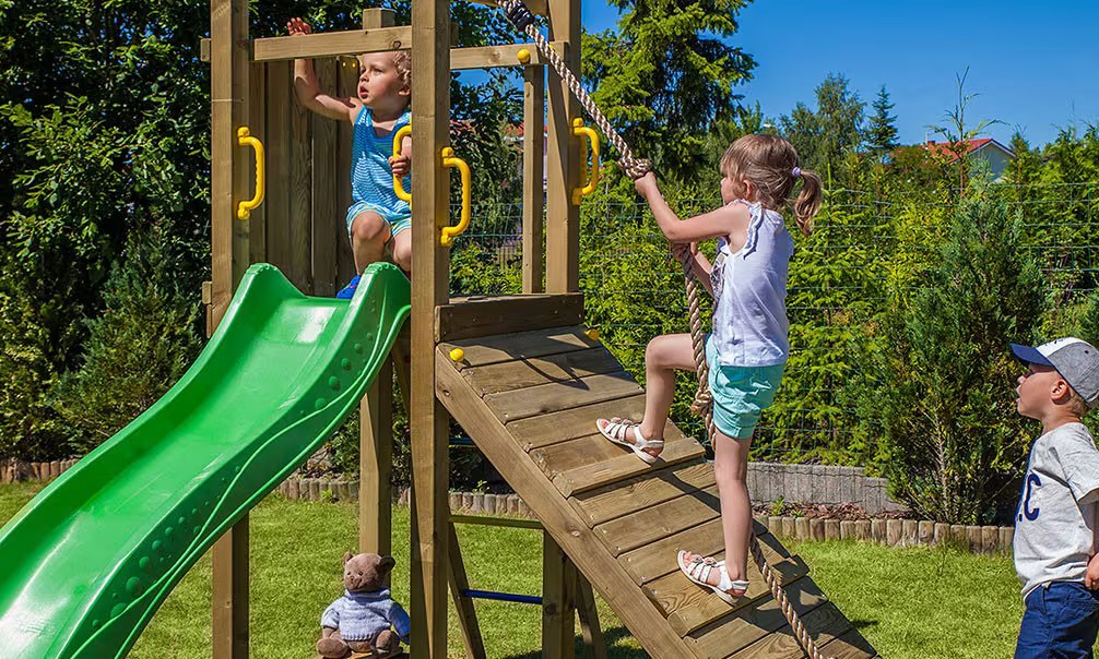 Kletterturm für Kinder aus druckimprägniertem Holz Funny 3 mit Rutsche und Sandkasten Fungoo – Bild 3