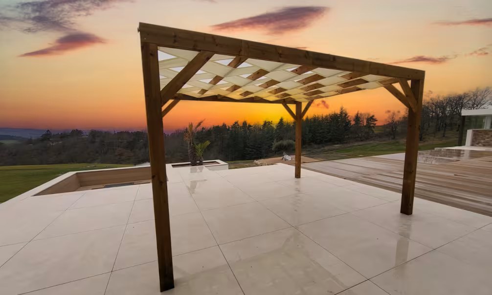 Pergola Damier 400x300cm elfenbeinfarbiges Dach