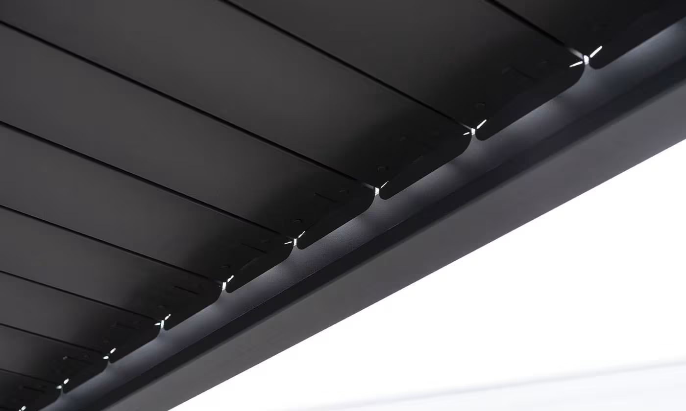 Manuelle bioklimatische Alu-Pergola Soléa 6x3m 36N Anthrazit – 2 Stores inklusive – Bild 3